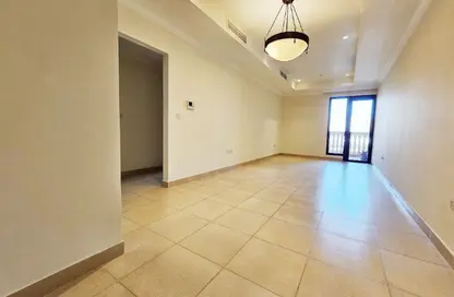 Apartment - 1 Bedroom - 2 Bathrooms for rent in West Porto Drive - Porto Arabia - The Pearl Island - Doha