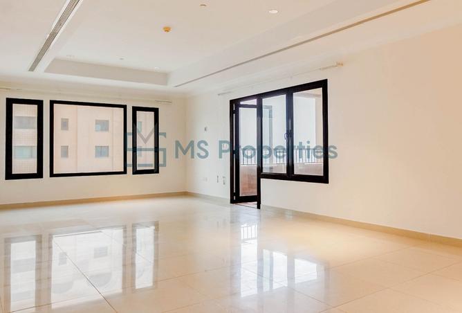 990770 - Property Image 3