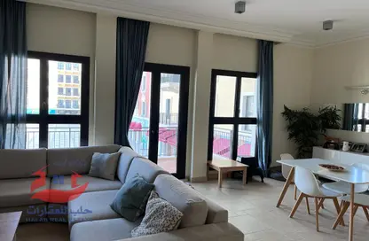 Living / Dining Room image for: Apartment - 2 Bedrooms - 3 Bathrooms for sale in Gondola - Qanat Quartier - The Pearl Island - Doha, Image 1