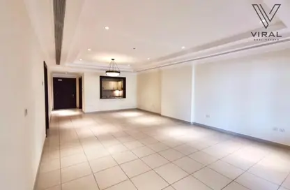 Apartment - 1 Bedroom - 2 Bathrooms for rent in Tower 18 - Porto Arabia - The Pearl Island - Doha