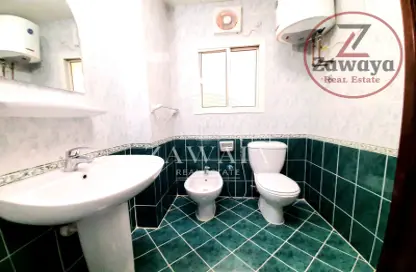 Apartment - 3 Bedrooms - 3 Bathrooms for rent in Al Zubair Bakkar Street - Al Sadd - Doha