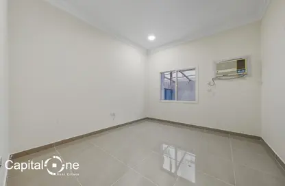 Apartment - 3 Bedrooms - 2 Bathrooms for rent in Bin Omran 35 - Fereej Bin Omran - Doha