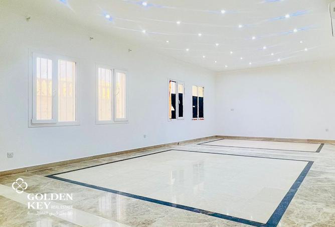 990711 - Property Image 2