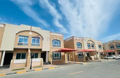 مجمع سكني - 4 غرف نوم - 4 حمامات للايجار في شارع الدانة - مريخ - المريخ - الدوحة