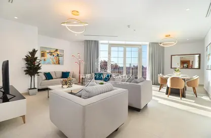 Penthouse - 3 Bedrooms - 5 Bathrooms for rent in Floresta Gardens - The Pearl Island - Doha