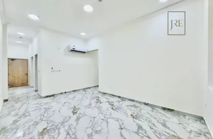 Apartment - 2 Bedrooms - 2 Bathrooms for rent in Al Aziziyah - Al Aziziyah - Doha