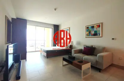 Apartment - Studio - 1 Bathroom for rent in Viva West - Viva Bahriyah - The Pearl Island - Doha
