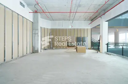 Shop - Studio - 1 Bathroom for rent in Marina Tower 02 - Marina District - Lusail