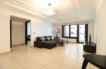 Apartment - 1 Bedroom - 2 Bathrooms for rent in East Porto Drive - Porto Arabia - The Pearl Island - Doha