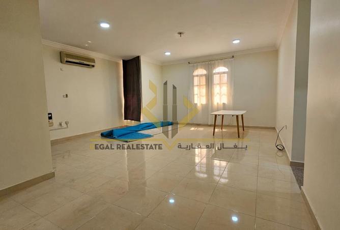 940676 - Property Image 2