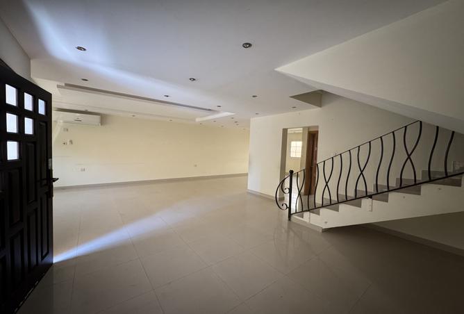 942227 - Property Main Image