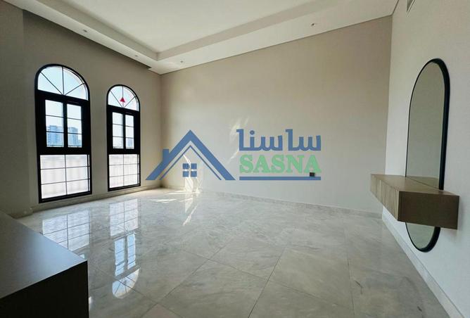 956117 - Property Main Image