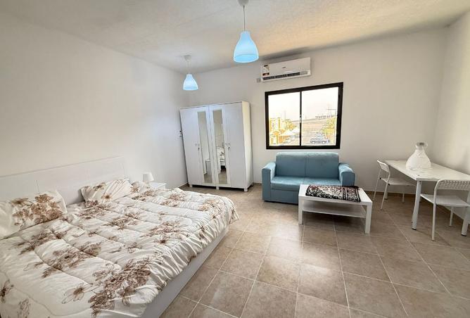 975582 - Property Image 2