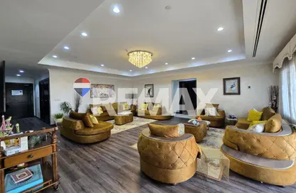 Apartment - 3 Bedrooms - 3 Bathrooms for sale in West Porto Drive - Porto Arabia - The Pearl Island - Doha