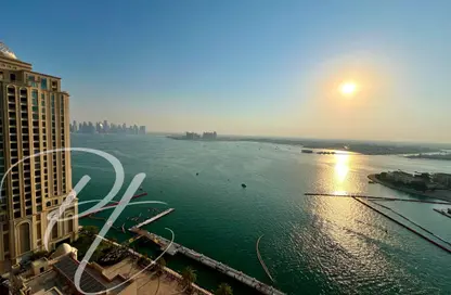 Apartment - 3 Bedrooms - 4 Bathrooms for rent in Tower 31 - Porto Arabia - The Pearl Island - Doha
