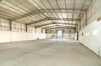 Warehouse - Studio - 5 Bathrooms for rent in Industrial Area 1 - Industrial Area - Doha