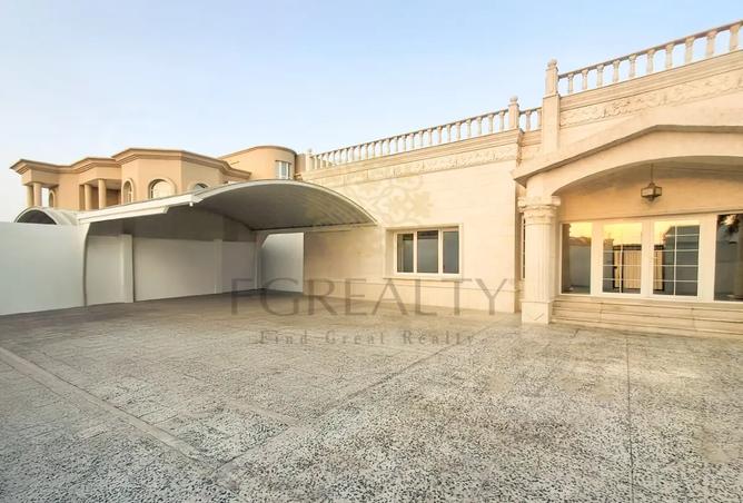 930844 - Property Image 2