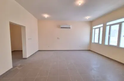 Apartment - 2 Bedrooms - 3 Bathrooms for rent in Al Duhail - Al Duhail - Doha