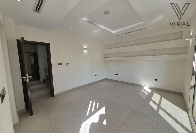 987124 - Property Image 2