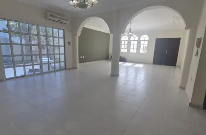 فيلا - 4 غرف نوم - 5 حمامات للايجار في الثمامة - الثمامة - الدوحة