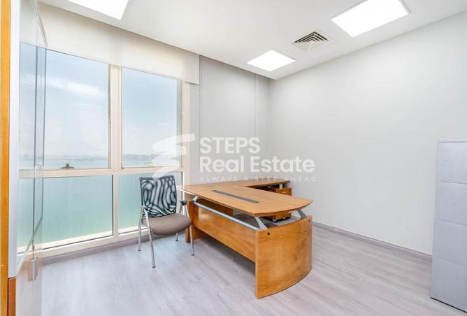 985727 - Property Image 2