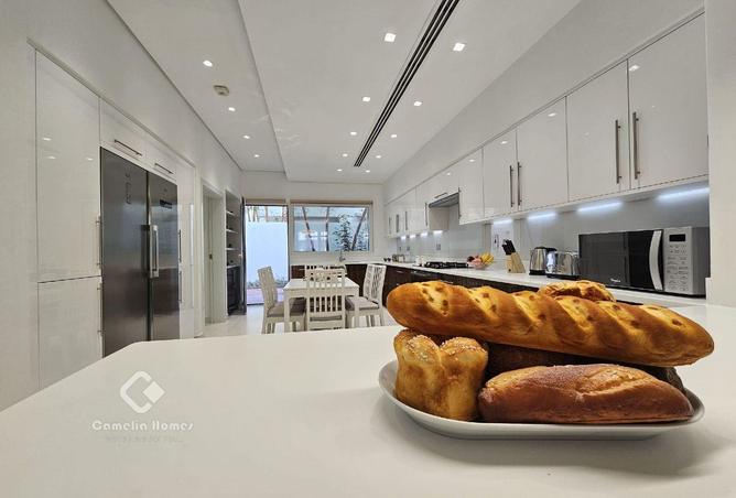 941403 - Property Image 2