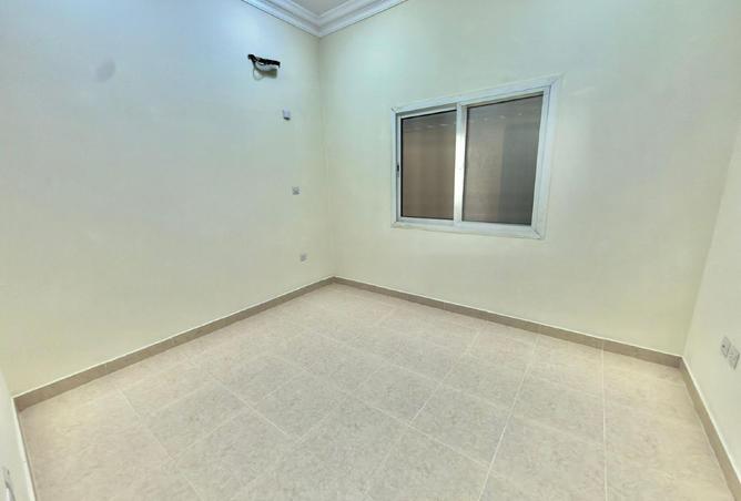993227 - Property Image 3