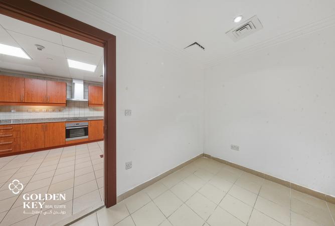 982248 - Property Image 3