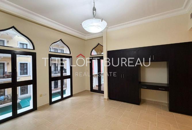 983128 - Property Image 2