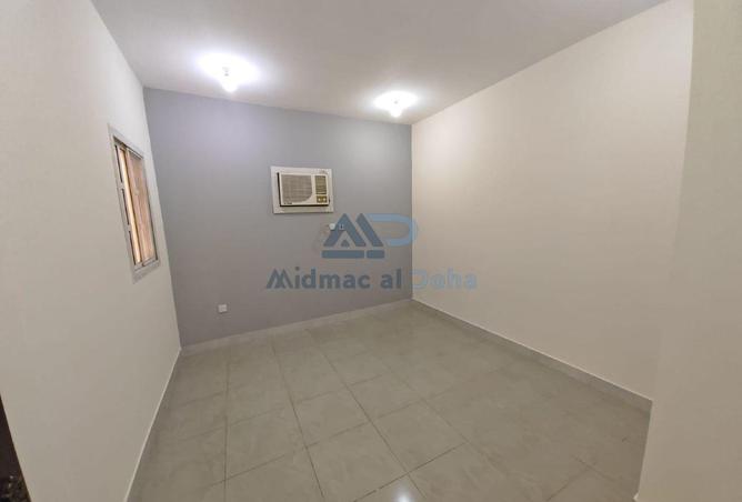 987259 - Property Image 2