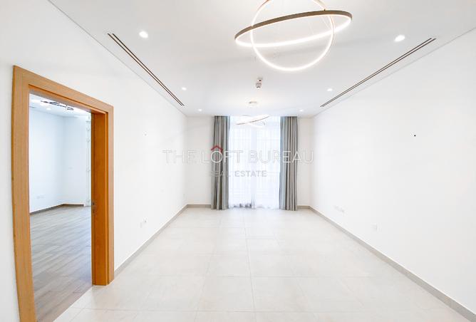 976044 - Property Image 2