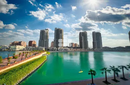Apartment - 1 Bedroom - 2 Bathrooms for rent in Gewan Island - The Pearl Island - Doha