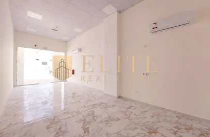 Shop - Studio - 1 Bathroom for rent in Ammar Bin Yasser Street - Al Aziziyah - Doha