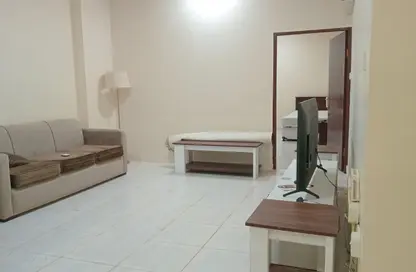 Apartment - 2 Bedrooms - 1 Bathroom for rent in Umm Ghuwailina 4 - Umm Ghuwailina - Doha