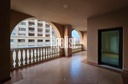 Apartment - 1 Bedroom - 2 Bathrooms for rent in West Porto Drive - Porto Arabia - The Pearl Island - Doha