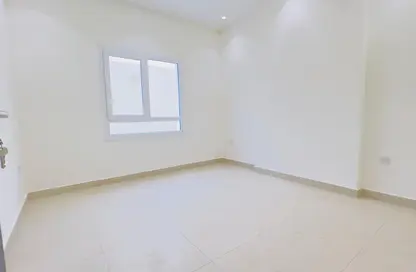 Apartment - 2 Bedrooms - 2 Bathrooms for rent in Al Nasr Street - Al Nasr - Doha