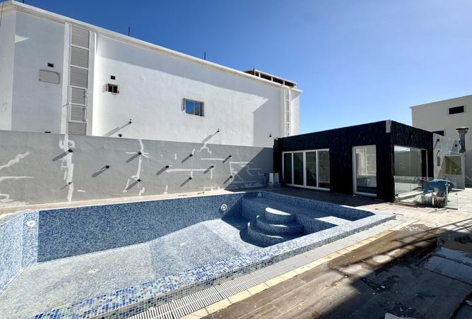 998906 - Property Image 2