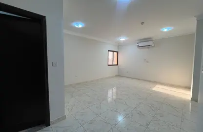 Apartment - 2 Bedrooms - 2 Bathrooms for rent in Al Muntazah Street - Al Muntazah - Doha