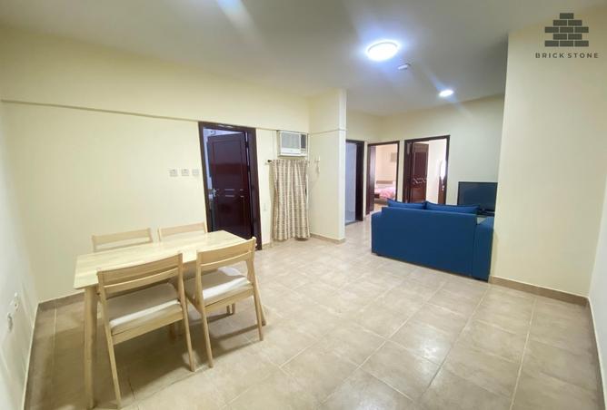 932818 - Property Image 2