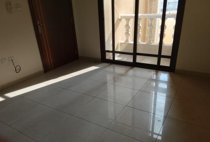 998121 - Property Main Image