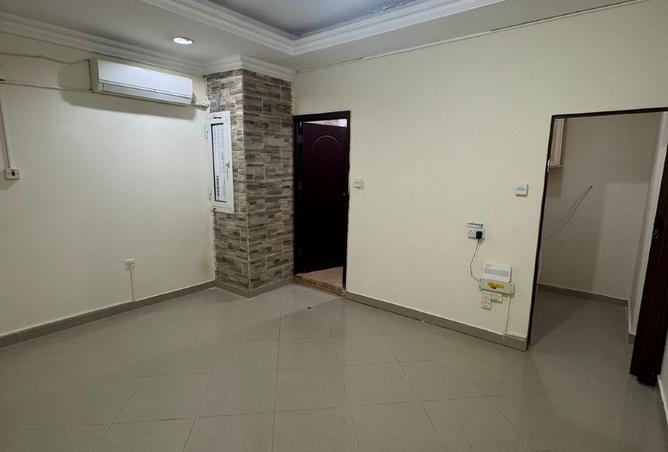 987908 - Property Image 2