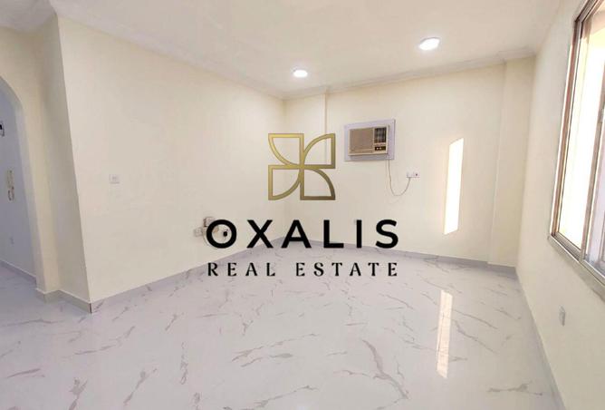 965717 - Property Image 2