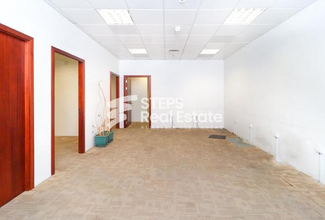 Office Space - Studio - 1 Bathroom for rent in Old Airport Road - Old Airport Road - Doha