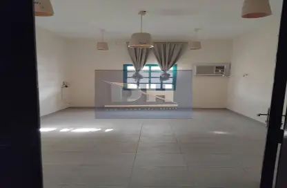 Apartment - 3 Bedrooms - 2 Bathrooms for rent in Bin Omran - Fereej Bin Omran - Doha