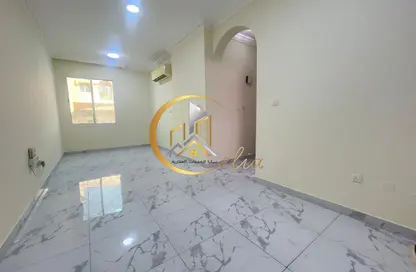 شقة - 3 غرف نوم - 2 حمامات للايجار في شقق مساكن المطار القديم - طريق المطار القديم - الدوحة