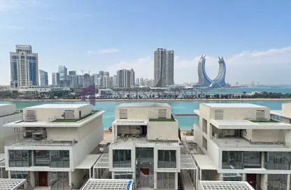Apartment - 1 Bedroom - 2 Bathrooms for rent in Crystal Residence - The Pearl Island - Doha