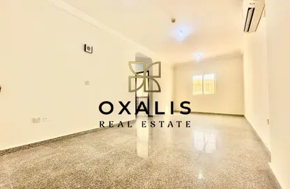 Apartment - 2 Bedrooms - 2 Bathrooms for rent in Al Sadd Road - Al Sadd - Doha