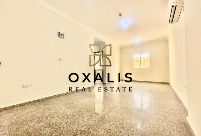 944180 - Property Main Image