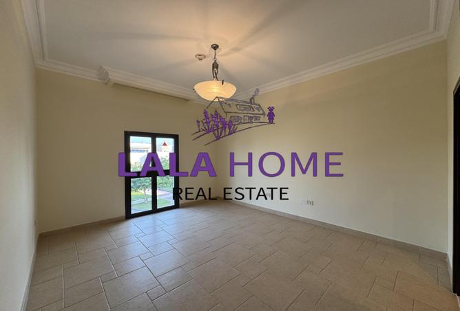 979181 - Property Image 3