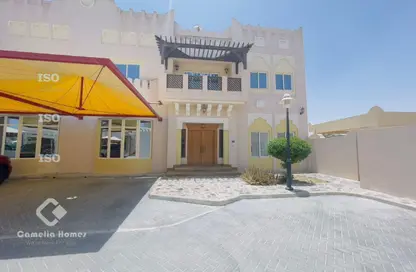 Apartment - 4 Bedrooms - 6 Bathrooms for rent in West Bay - West Bay - Doha